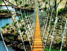 Puentes colgantes en Presa Potrerillo.