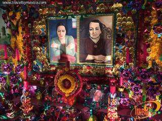 Altar dedicado a la coleccionista de arte Dolores Olmedo