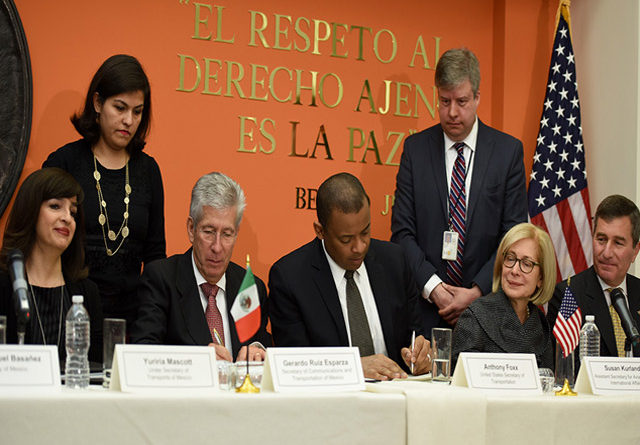 Hoy entró en vigor el acuerdo bilateral de servicios aéreos entre México y EU