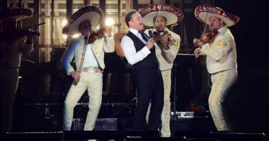 Luis Miguel regresa con un nuevo sencillo acompañado del mariachi Vargas de Tecalitlán.