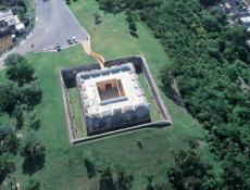 Antiguo baluarte ahora convertido en museo.
