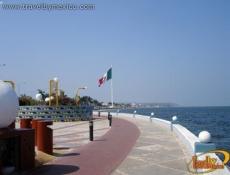 Paseo y hasta bandera.
