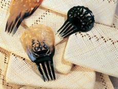 Hilados de Jipijapa y tallados en cuerno de toro