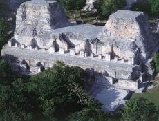 Access was possible through seven entrances