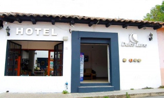 Dulce Luna, Fachada