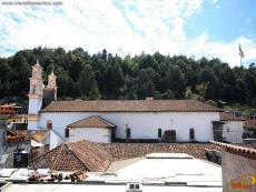 Iglesia tomada desde las azoteas de la ciudad