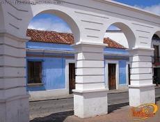 Detalle arcos de la Plaza Cívica