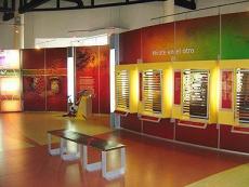 3 Modernas salas Universo, tierra y comunicaciones