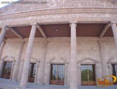 Hermosa construcciÃ³n en cantera rosa.
