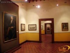 Oleos y carbones originales de la colección del artista.