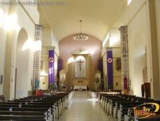 Interior del templo, altar principal.