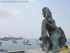 Escultura en Malecón del Centro