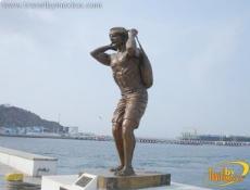 Escultura en Malecón del Centro