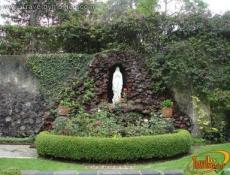 Amplios jardines para disfrutar de un momento de paz y tranquilidad.