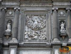 Detalle labrado en fachada