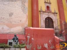 Next to the San Roque Church