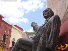 A work in bronze by artist Glenda Hecksher