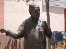 Mide 1.80, del escultor Raúl Jaramillo