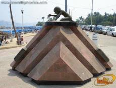 Frente a Playa Hornos.
