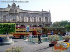 El Palacio desde la Plaza Guadalajara