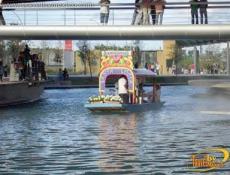 Trajineras in Paseo Santa Lucía