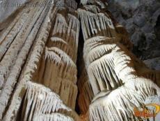 Formaciones milenarias escondidas en la monta&ntilde;a.