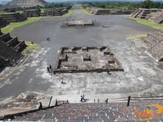 Plaza of the Pyramid of the Moon