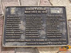 Placa conmemorativa con los nombres de los caídos, mártires de 1912