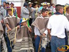 NiÃ±os frente a la Capilla de la Magdalena
