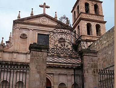 Templo de la Cruz , Morelia | Travel By México