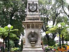Plaza de los MÃ¡rtires y el Mercado de Antojitos, Uruapan