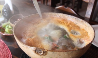 Caldo de Piedra, Caldo de Piedra