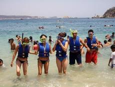 Esnorquel en las aguas cristalinas de Playa La Entrega