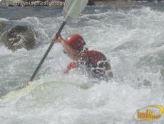 Kayak en los rapidos