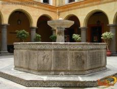 Fuente dentro de la SecretarÃ­a de Turismo, Puebla.
