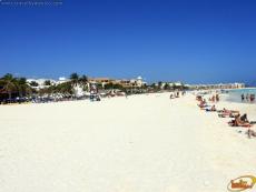 Oleaje suave y moderado en temporadas.