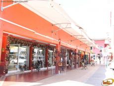 Surtido artesanal y de otros productos.