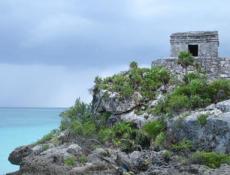 Antigua ciudad Maya amurallada