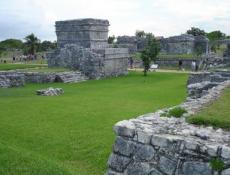 Fue una de las principales ciudades mayas entre los siglos XIII y XIV
