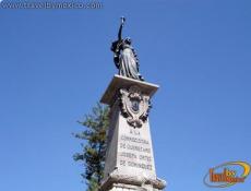 Se puede ver la chapa por donde paso el mensaje libertario