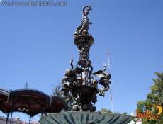 Fuente hierro dedicada a la diosa griega Hebe