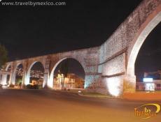 Ubicado en av. Zaragoza, vista nocturna