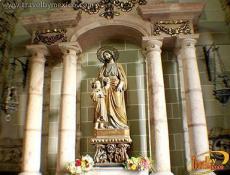 Altar lateral consagrado a San José