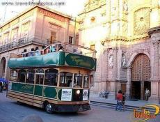 En el puedes recorrer todos los edificios importantes del centro