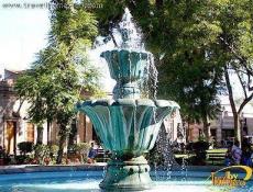 Just a few feet from the statue of Juan el Jarro