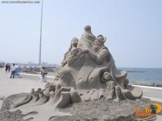 Back view of the conquest sculpture