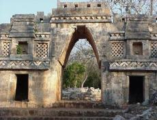 Located between Xlapak and the Loltun Caves