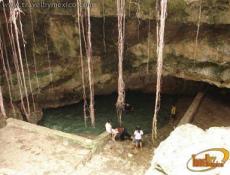 Acceso a Cenote de agua cristalina