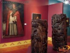 Paintings, carvings, and altarpieces