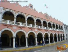 Portales del Palacio, en el Z&oacute;calo de M&eacute;rida
